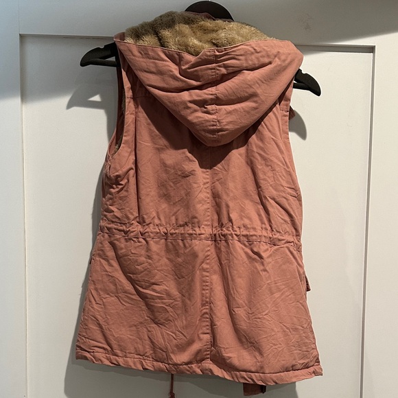 Love Tree Dusty Pink fur lined Hooded Vest - Picture 2 of 3